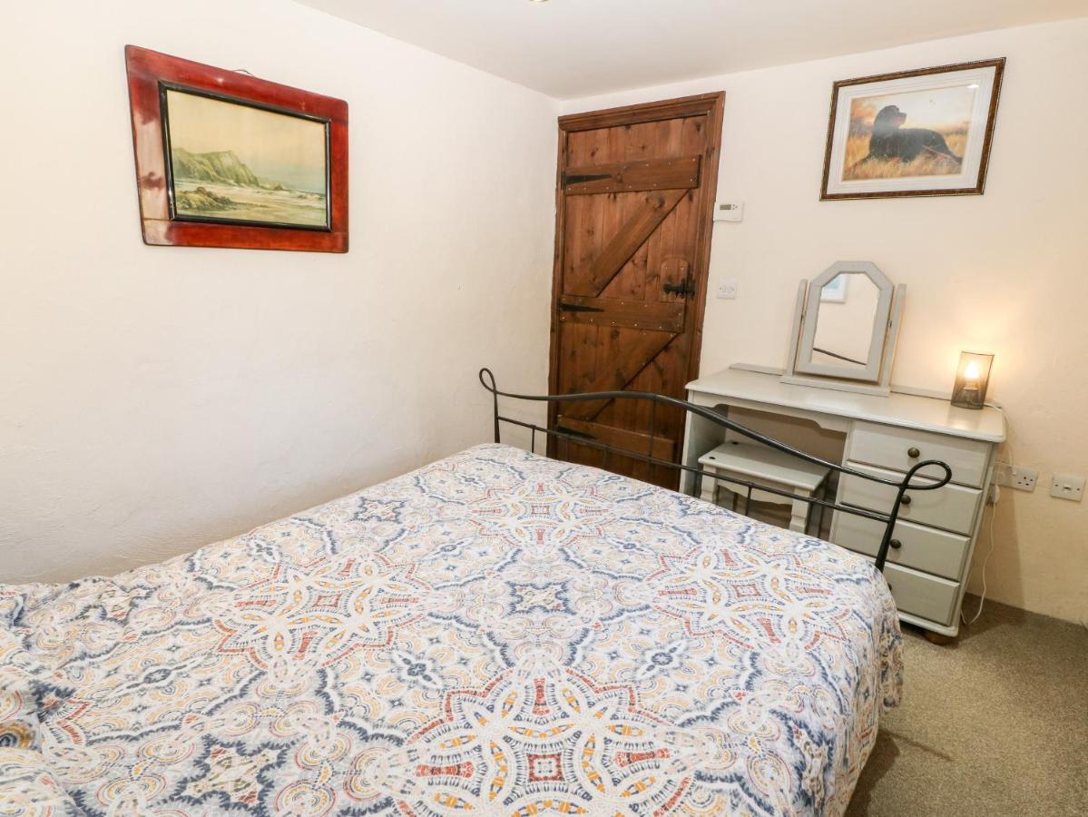 Bwthyn Yr Helyg Willow Cottage Llannor Bagian luar foto